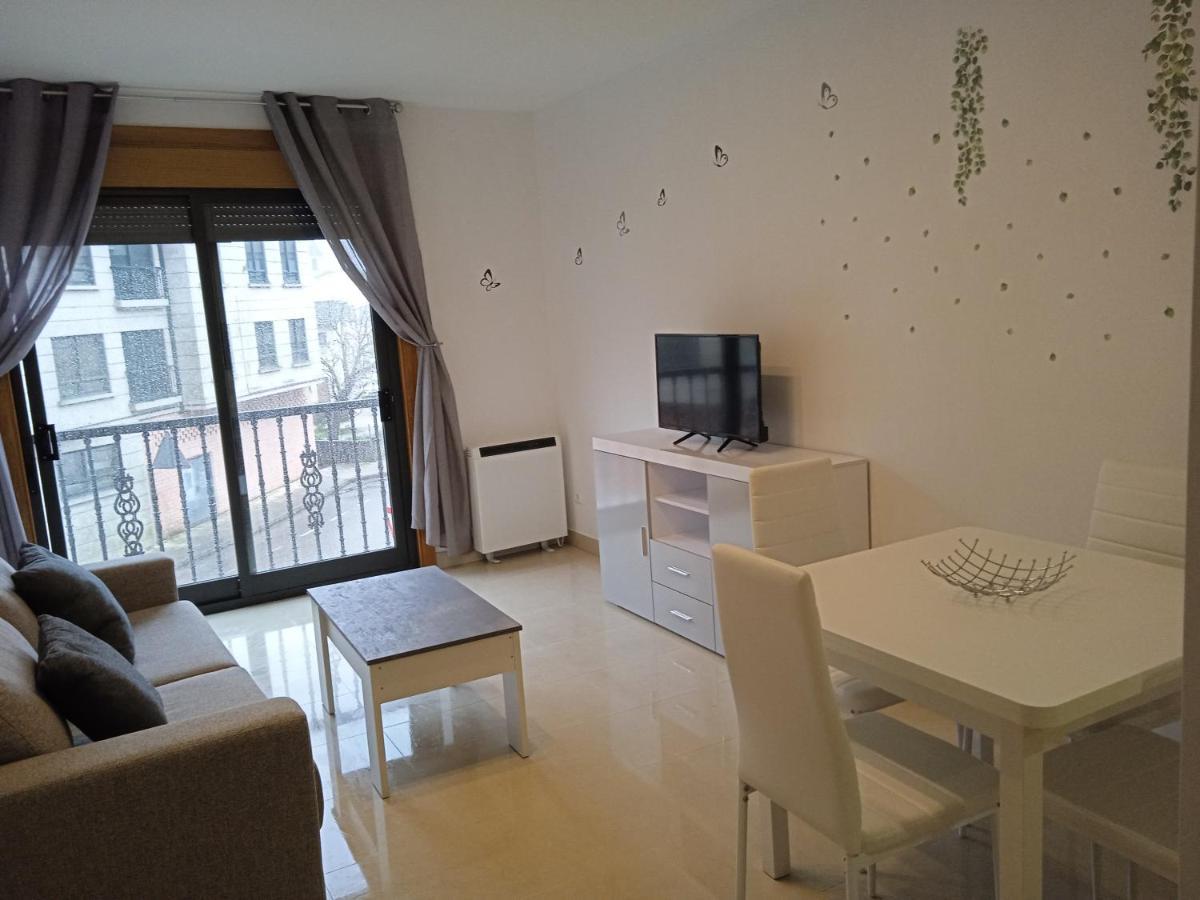 Rosal Apartamento Mirabel מראה חיצוני תמונה